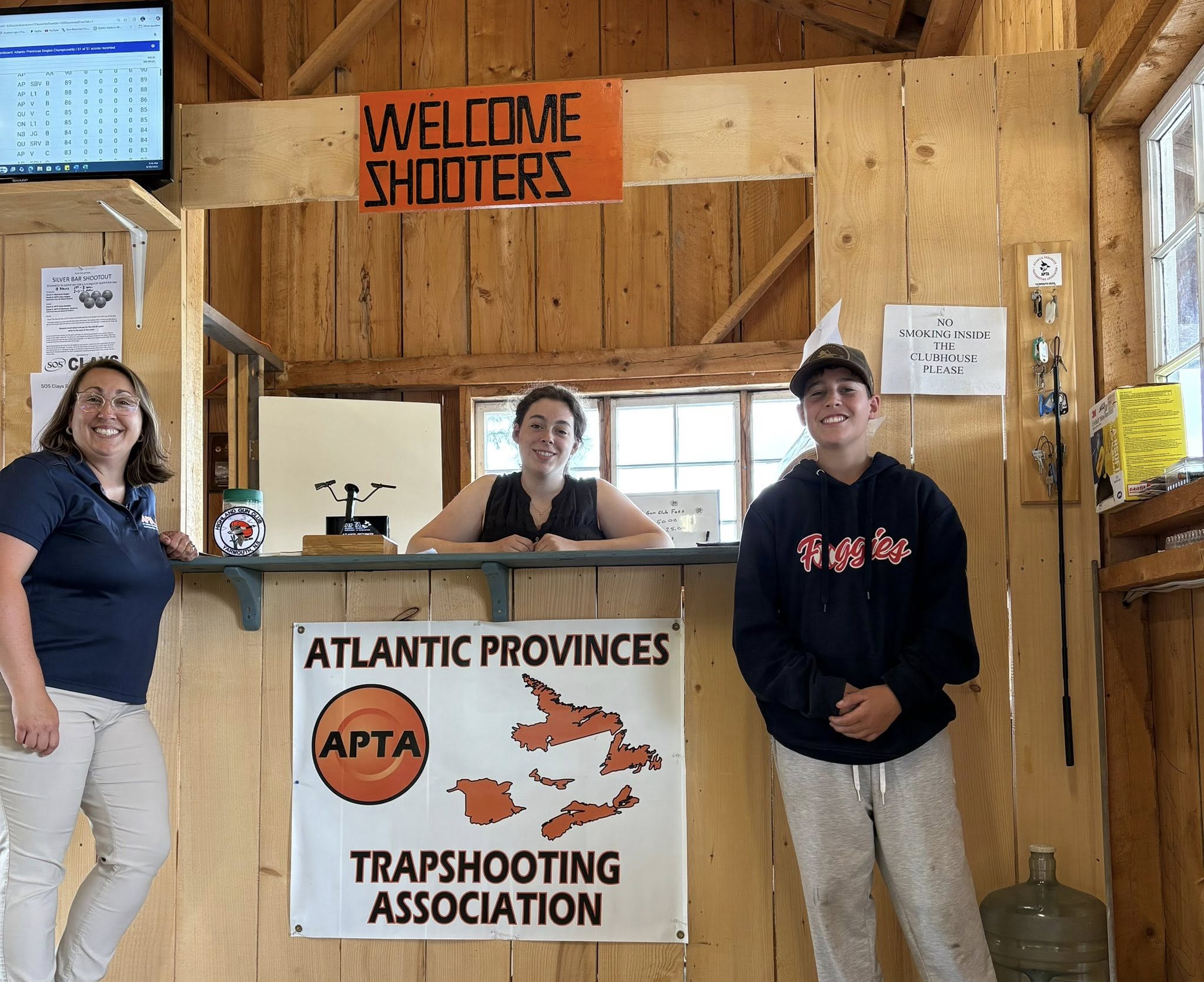 Shoot_Staff.jpg (449 KB)